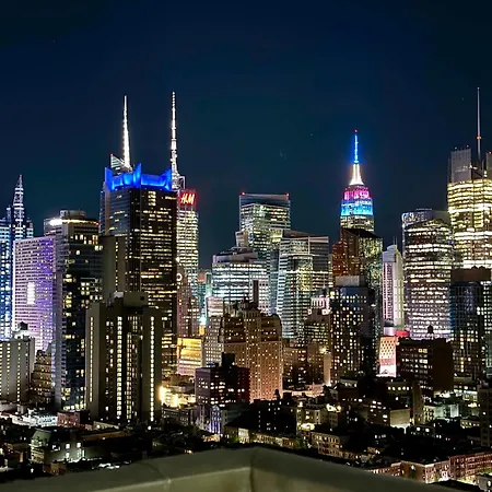 Midtown High Floor Fantastic Panoramic City View Corner 2 Bedroom Apartment